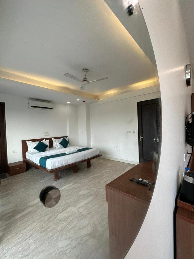 Hotel The Imperio New Delhi Exterior foto