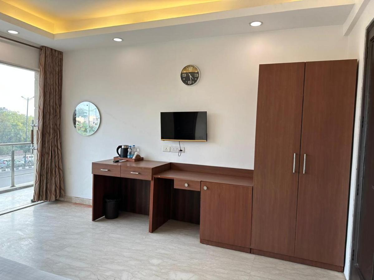 Hotel The Imperio New Delhi Exterior foto
